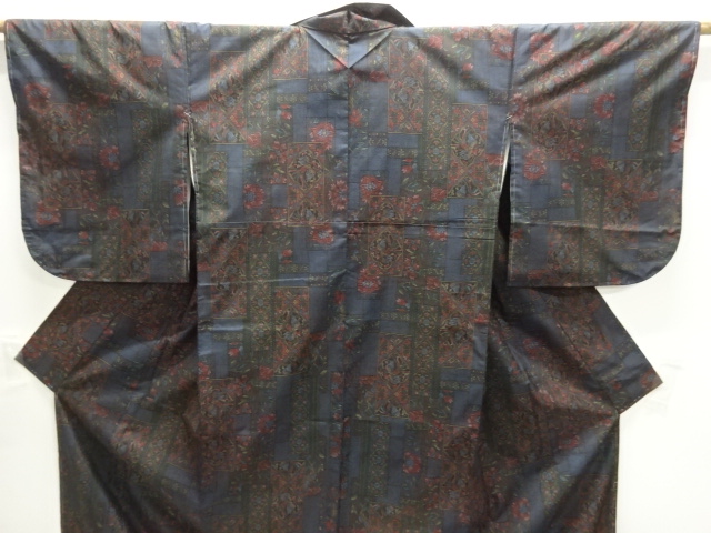  未使用品　花鳥更紗模様織り出し本場泥大島紬着物(5マルキ)